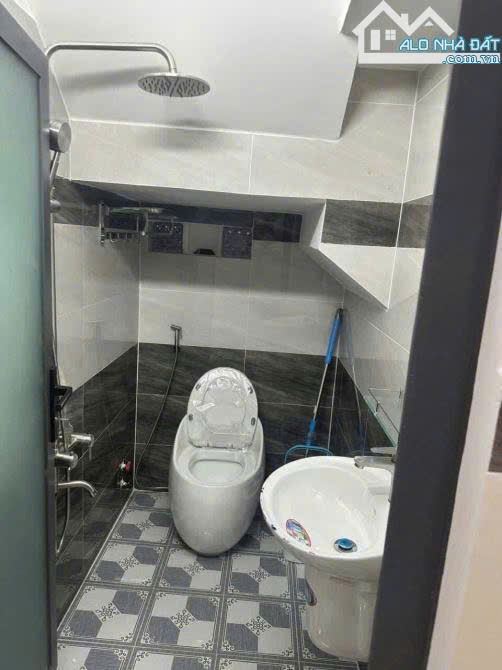 Bán nhà có dòng tiền sẵn 12tr ngay Tân Hương, Tân Phú.Giá: 3 tỷ 019tr /69,4m2, hẻm ô tô 6m - 4