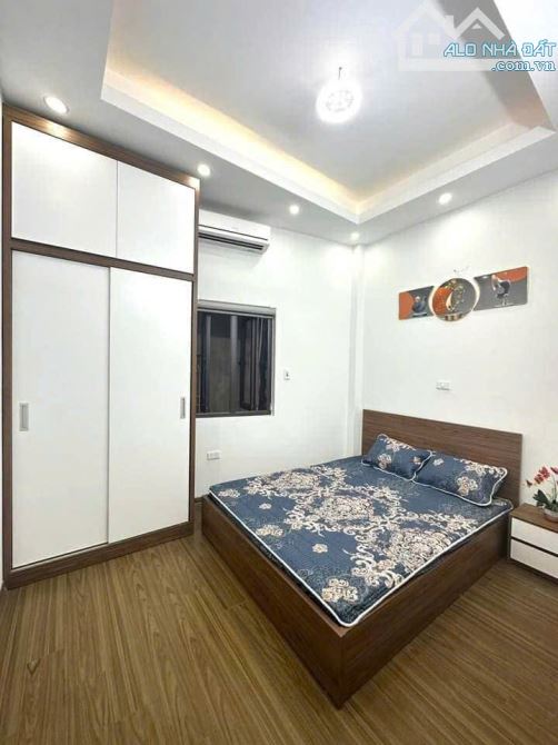 Chỉ Cần 3,5 Tỷ Có Ngay Căn Nhà Đẹp 40m2 SHR – 4PN – HXH Đ.Nguyễn Đình Chiểu, P.3, Quận 3 - 4