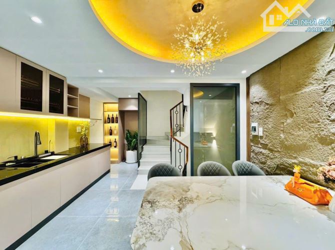 Cần bán nhà ngay Thành Thái, Q10. Giá: 3 tỷ 420 /64,5m2, sổ hồng riêng, hẻm 6m - 4