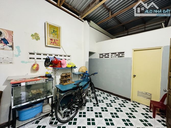 Bán đất chiều ngang 8,18m tặng nhà mặt tiền đường Dương Vân Nga - Phường Vĩnh Hải - 4