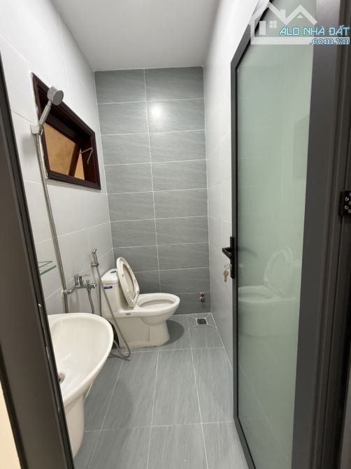 BÁN NHÀ 1 TRỆT 1 LẦU – 3x10M – PHƯỜNG TÂN QUY, QUẬN 7 – SỔ HỒNG RIÊNG, HOÀN CÔNG ĐẦY ĐỦ - 4