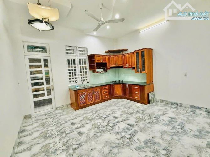 Bán nhà đường xe hơi Huỳnh Mẫn Đạt, Quận 5. Giá hời 3,26Tỷ/ 4,8x13m-. Ôtô đậu trong nhà - 4