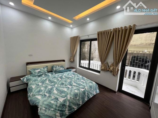 BÁN NHÀ ĐẸP - TÂN MAI, HOÀNG MAI - NGÕ 3 GÁC, GẦN PHỐ,HƠN 6 TỶ - 4