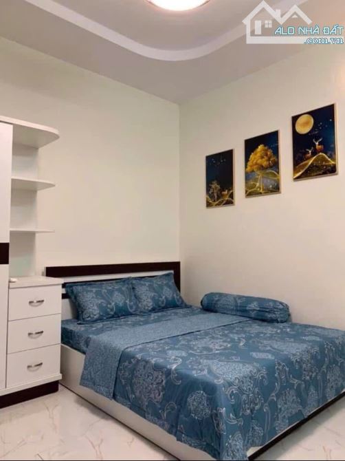 CÔ HOA CẦN BÁN GẤP CĂN NHÀ ĐƯỜNG TRƯƠNG ĐỊNH, QUẬN 3. GIÁ 4 TỶ 890 - DT 68.85M2. SHR - 4