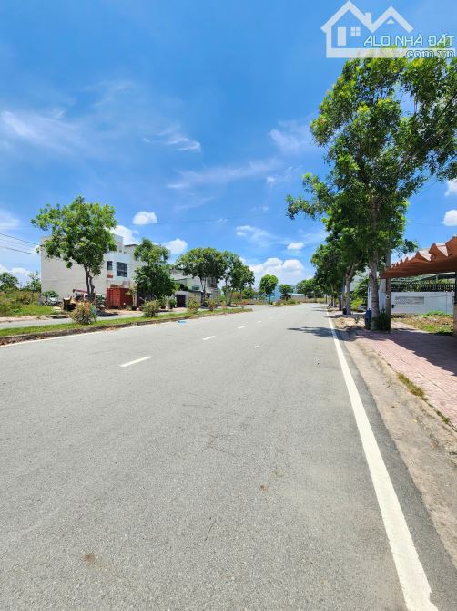Bán đất 5x20m, đường D6 KDC Châu Thới p. Bình An gần trường cấp 1 - 4