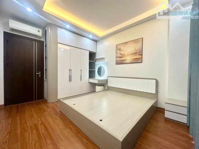 Siêu phẩm Ngọc Thuỵ, Long Biên- Bán nhà 45m2- 4PN- Nội thất sang trọng,10m ra ôtô-Chẵn 9tỷ - 4