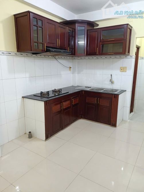 Bán nhà rẻ Q8 gần mặt tiền Tuy Lý Vương p13 , 3 tầng đúc không lộ giới 4 PN nhỉnh 4 tỷ - 4