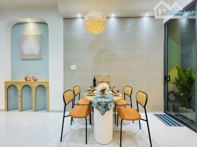 Bán nhà 2 tầng, 54m2 ngay Lê Văn Sỹ, Quận 3. Giá: 3 Tỷ 160. Sổ hồng riêng, hẻm 1/ 4.5m - 4