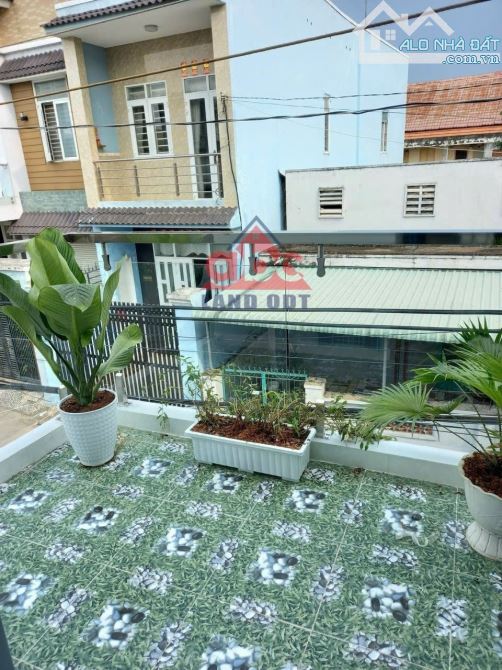 ✳️ Bán nhà 1 trệt,1 lầu ngay chợ Phúc Hải. P. Tân Phong 👉 Diện tích: 40m2 - 4