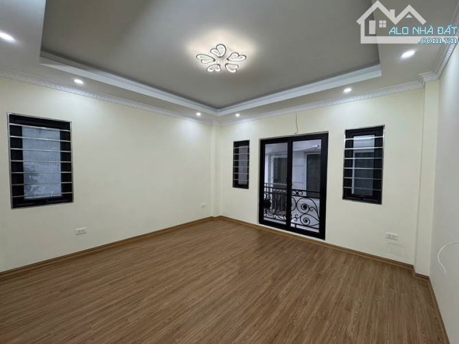 Nhà mới xây- sách valy về ở luôn- vị trí đep 5m ra oto tránh - 4