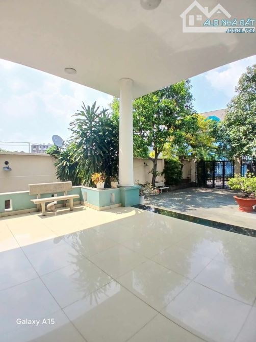 BÁN BIỆT THỰ SÂN VƯỜN - 571M2 - FULL NỘI THẤT  - THẠNH LỘC - QUẬN 12. GIÁ : 45 TỶ. - 4