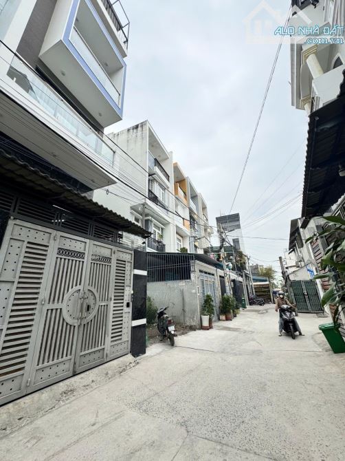 GẦN GIGAMALL HIỆP BÌNH CHÁNH THỦ ĐỨC - CHỈ NHỈNH 2 TỶ - HẺM Ô TÔ 7 CHỖ - 4