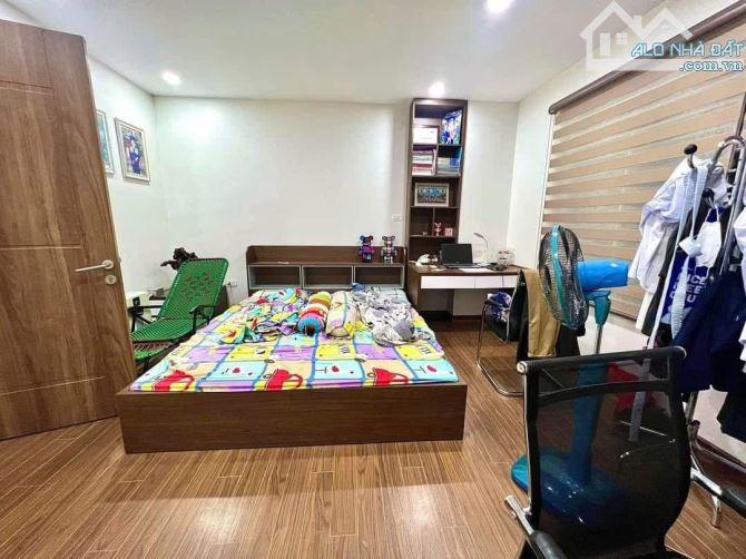 Bán nhà Phố Trần quang diệu. Đống đa. Diện tích 65m. Mặt tiền 6m. Giá 25 tỷ - 4