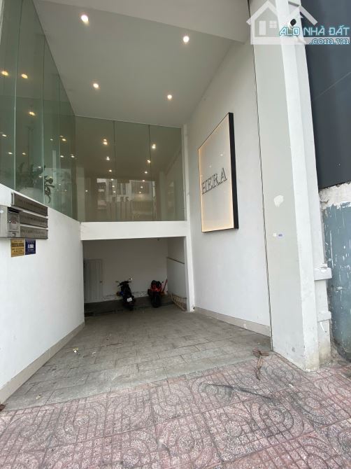 Cho thuê nhà 2MT 17-19 Phan Đình Phùng, P17, Q.Phú Nhuận - 11x20m, Hầm 4tầng, Giá 110tr - 4