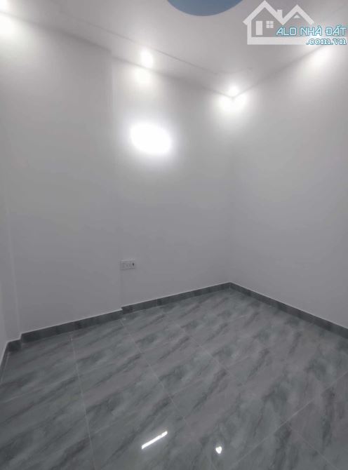 NHÀ CẤP 4 MỚI TINH - 68M2, HXH - SÁT VÁCH HIỆP THÀNH CITY - KHU DÂN TRÍ CAO . - 4