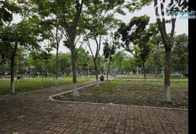9.1 Tỷ/4.5 Mt/81 m2 / Mặt phố Phân lô  vỉa hè Nguyễn Hoàng Nghị - 4