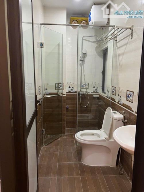 NHÀ ĐẸP Ở LUÔN PHỐ BỒ ĐỀ 70M-6 TẦNG-5MT. 15TỶ NHÀ GẦN HỒ GẦN PHỐ Ô TÔ VÀO NHÀ - 4