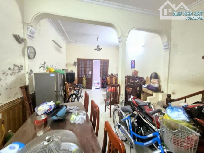 MINH KHAI - HAI BÀ TRƯNG - 41M2 - 3 TẦNG - MT 4.5M - CÁCH Ô TÔ CHỈ 50M - CHỈ NHỈNH 6 TỶ - 4