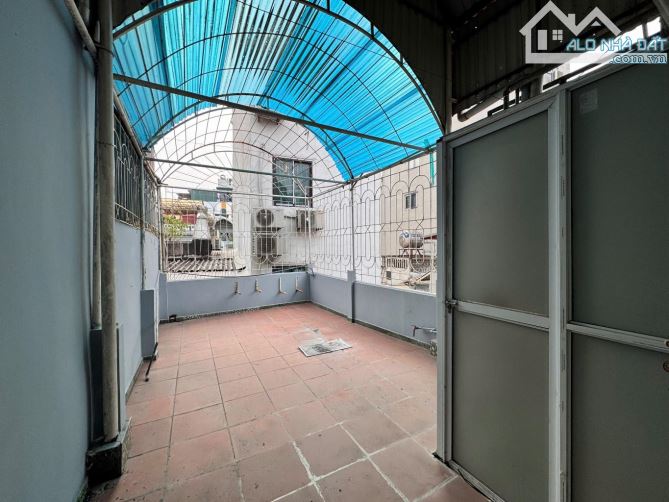 Bán căn nhà 70 m2, Gara ô tô tầng 1 ngay gần Thái Hà - Đống Đa - 4