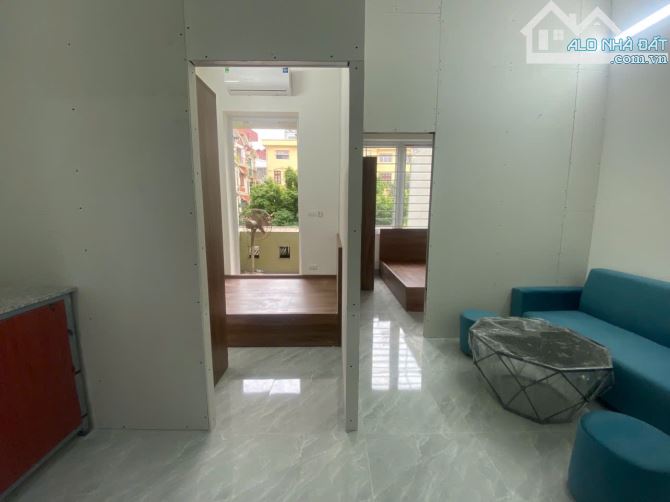 Cho Thuê CCMN Ngõ 25 Vũ Ngọc Phan Đống Đa 40m2 2N1K Ban Công Cửa Sổ Thang Máy Gần Chợ - 4