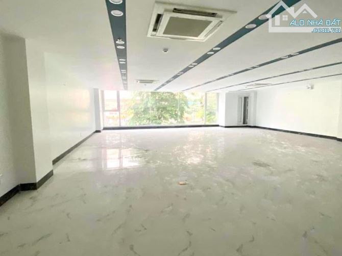 BÁN TOÀ VĂN PHÒNG MẶT PHỐ PHẠM VĂN ĐỒNG 200m2 - 8T THANG MÁY -MT 11m - 125 TỶ - KINH DOANH - 4