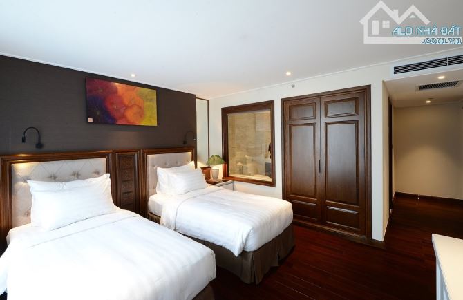 Bán khách sạn 12 tầng MP Hàng Gai 330m² - 91 phòng - 280 tỷ - 5