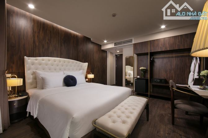 Cần bán khách sạn Hàng Gai. DT 132m² x 10 tầng, mặt tiền 6.5m. Giá 115 tỷ - 5