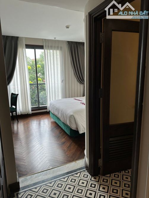 Khách sạn mặt phố Hàng Bông, phố du lịch, DT: 140m2 - 160 tỷ hiếm độc đẹp, dòng tiền cao - 5