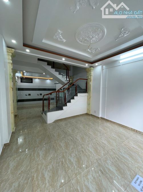 BÁN NHÀ Phố Chợ con vô vàn tiện ích, 55m2 xây 4 tầng kiên cố, ngõ nông - 5