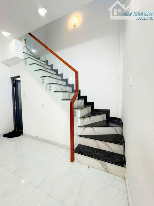 👉4.1 TỶ - HẺM 8M XE TẢI - 1/ ĐƯỜNG GÒ XOÀI - GIÁP TÂN PHÚ, LÊ THÚC HOẠCH - 40M2, 3 TẦNG - 5