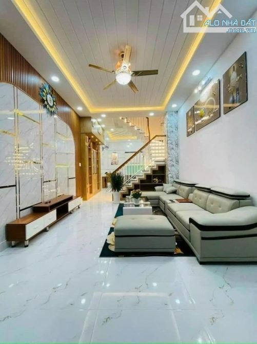 Ngộp Bank thanh lý nhà Võ Văn Tần, P5, Quận 3,Giá 3 tỷ 120 DT 47m2, 1T 2L, Đang thuê 18tr - 5