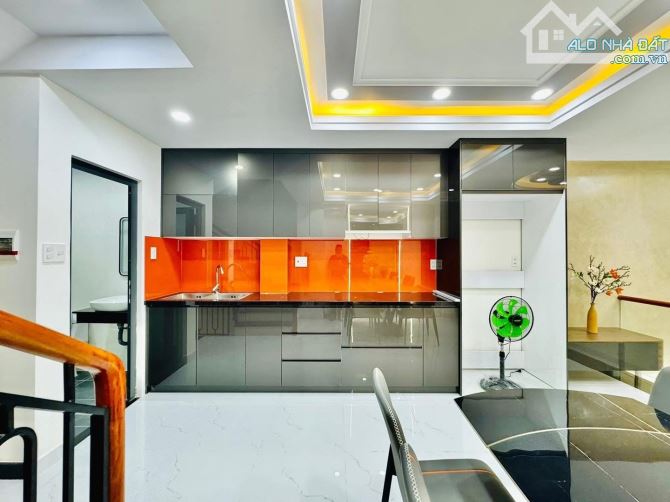 Chốt ngay căn nhà đẹp 50.4m2 ngay Bến Vân Đồn, Quận 4. Giá: 3 Tỷ 120. SHR, hẻm ô tô thông - 5