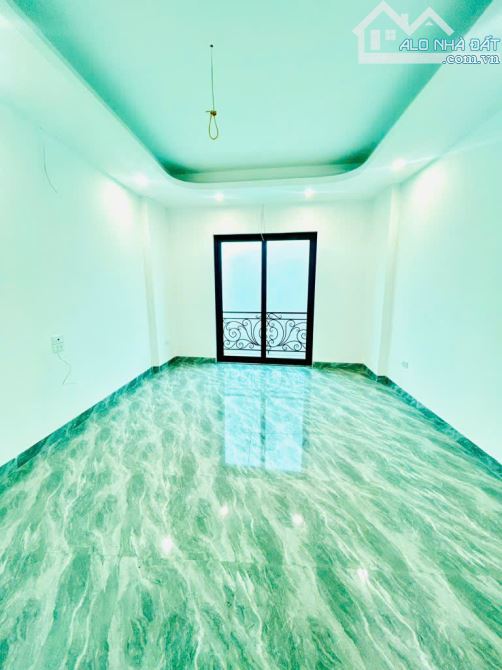 NHÀ MỚI KÍNH KOONG, PHỐ ĐÔNG THIÊN - VĨNH HƯNG - NGÕ NÔNG - GẦN PHỐ - 30M2 - 5,85 TỶ - 5
