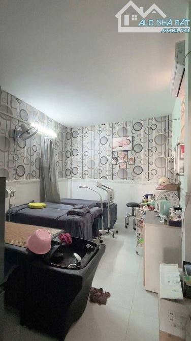 HOT NHÀ 5 TẦNG –KHU Y TẾ KỸ THUẬT CAO -67M2 -  CÓ DÒNG TIỀN 18TR/TH – CHỈ 5.29 TỶ – BÌNH T - 5