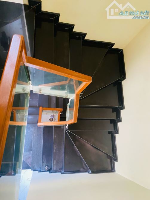 NHÀ LÔ GÓC 2 MẶT KIỆT ĐIỆN BIÊN PHỦ - nhỉnh 3 tỷ - 5