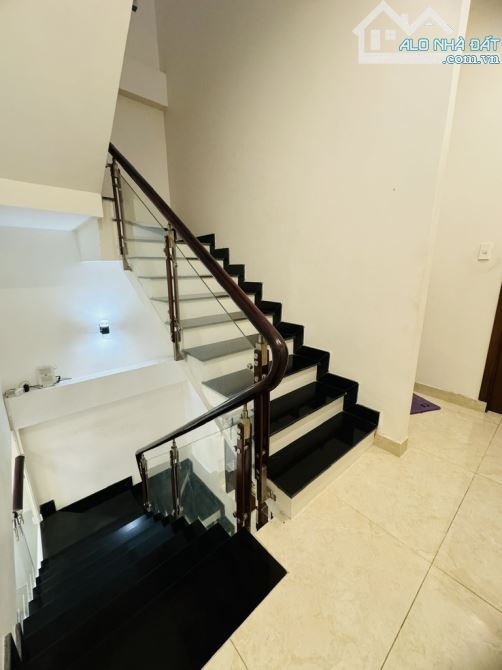 NHÀ ĐẸP HẺM KINH DOANH NGAY 120 LÊ VĂN QUỚI 52M2 3 TẦNG GIÁ 6TỶ THƯƠNG LƯỢNG - 5