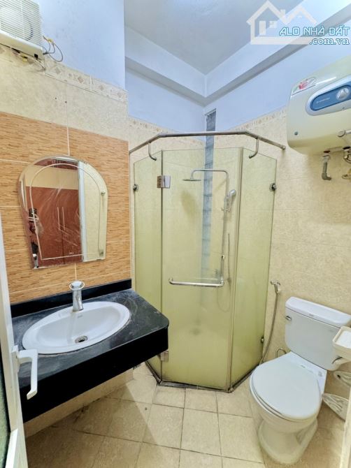 Bán nhà 5 tầng ngõ rộng phố Nguyễn Thái Học, gần Văn Miếu Quốc Tử Giám - 5