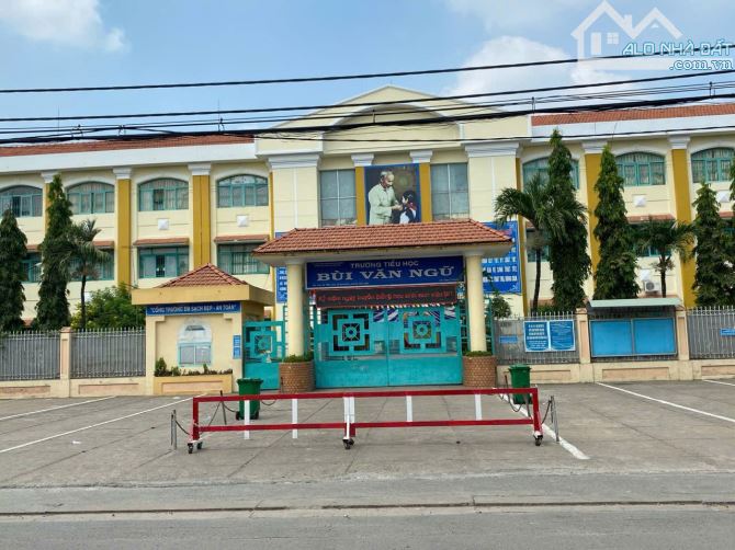 HÀNG HIẾM BÁN LÔ ĐẤT 3 MẶT TIỀN HÓC MÔN SIÊU RẺ 11000M2 GIÁ CHỈ HƠN 8O TỶ THƯƠNG LƯỢNG - 5