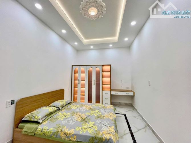 CÔ HOA CẦN BÁN GẤP CĂN NHÀ ĐƯỜNG TRƯƠNG ĐỊNH, QUẬN 3. GIÁ 4 TỶ 890 - DT 68.85M2. SHR - 5