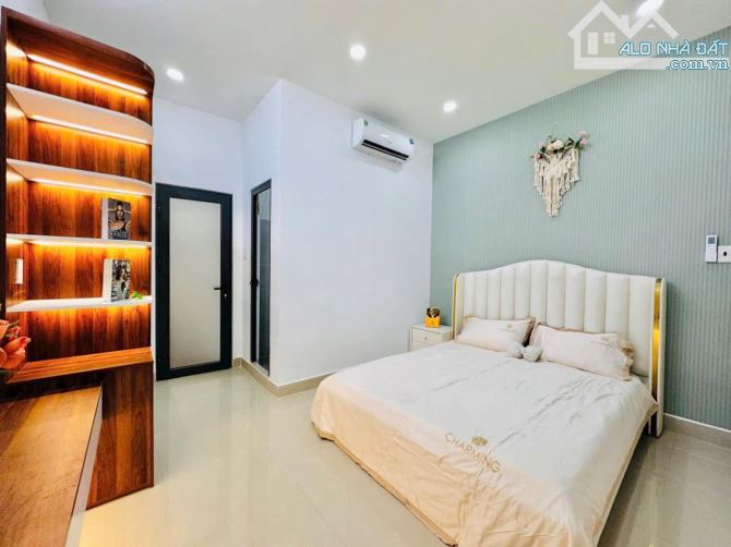 Thu nhập 15tr/tháng-Nhà Hòa Hưng 60m2 chỉ 3tỷ140 sổ hồng riêng-Gần ĐH Ngoại ngữ - Tin học - 5