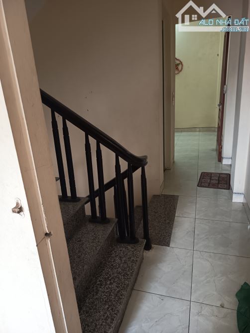 Bán nhà Đức Thượng 50 m2, đường trước nhà ô tô đỗ, kinh doanh được. Nhà dân xây khung bê t - 5