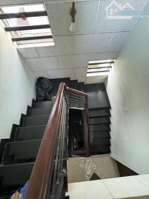 bán nhà hồ học lãm hxh  160 m2 chỉ có 5,3 ty - 5