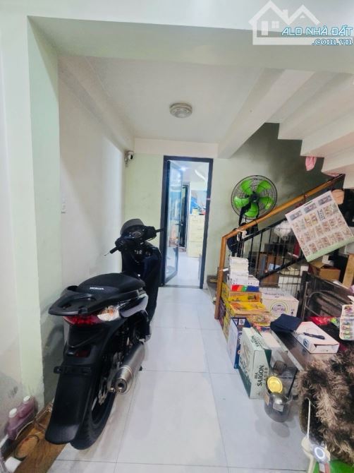 Mặt tiền đường số 28 P.6 GV - 3 tầng 68m2- gần chợ An Nhơn - Nhỉnh 10 tỷ - 5