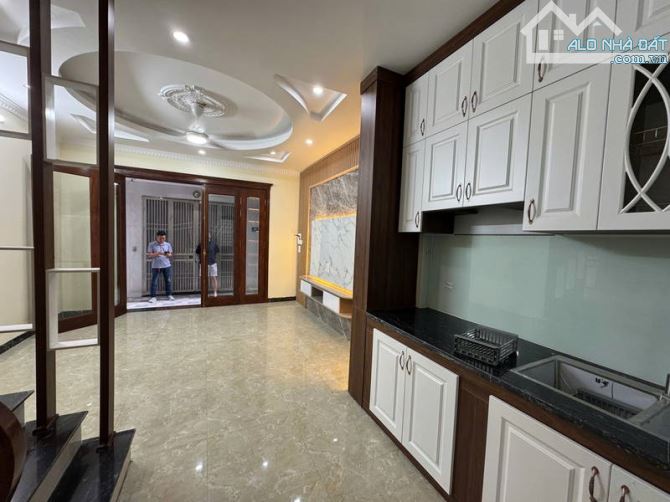 Nhà mới xây- sách valy về ở luôn- vị trí đep 5m ra oto tránh - 5