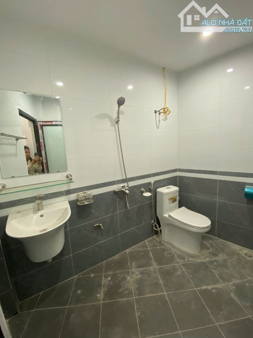 Bán nhà Yên Vĩnh, Hoài Đức, 33.3m2, 5 tầng, mặt tiền 5m, giá 5.25 tỷ - 5