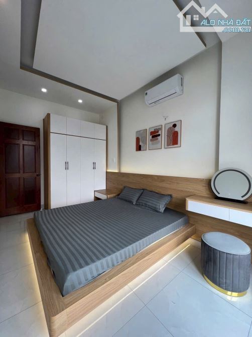 Bán nhà dt 84m2 đúc 3 tầng hẻm 5m xe hơi phường Tân Thới Hiệp gần công an quận 12 giá 6tyx - 5