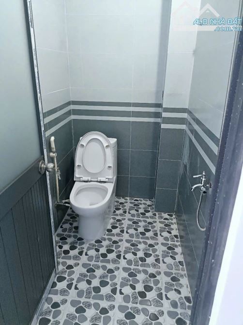 NHÀ 2 TẦNG BTCT MỚI SƠN ĐẸP - 59M2 THỔ CƯ, 4 PN - SÁT MẶT TIỀN TTH21 . - 5
