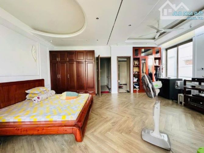 BÁN NHÀ PHỐ ,NGÕ QUỲNH HAI BÀ TRƯNG 42M2-5 T -8,4 TỶ TẶNG NỘI THẤT - 5
