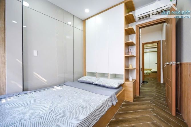 Ngay chợ Gò Vấp Nguyễn Văn Nghi - 27m2 - 2 tầng full nội thất cao cấp - 3.7 tỷ - 5