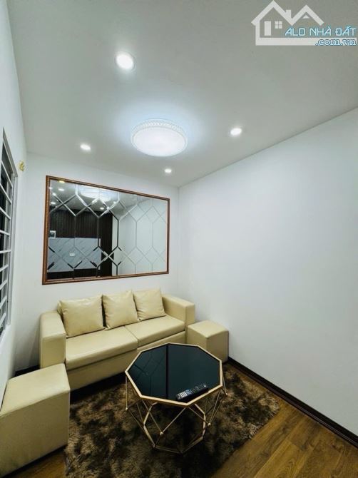 BÁN NHÀ ĐẸP Ở NGAY 3 NGỦ PHỐ 8/3 HAI BÀ TRƯNG - 70 M2-3,2 TỶ - 6